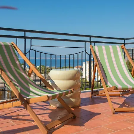 Rooftop 31 With Sea View شقة